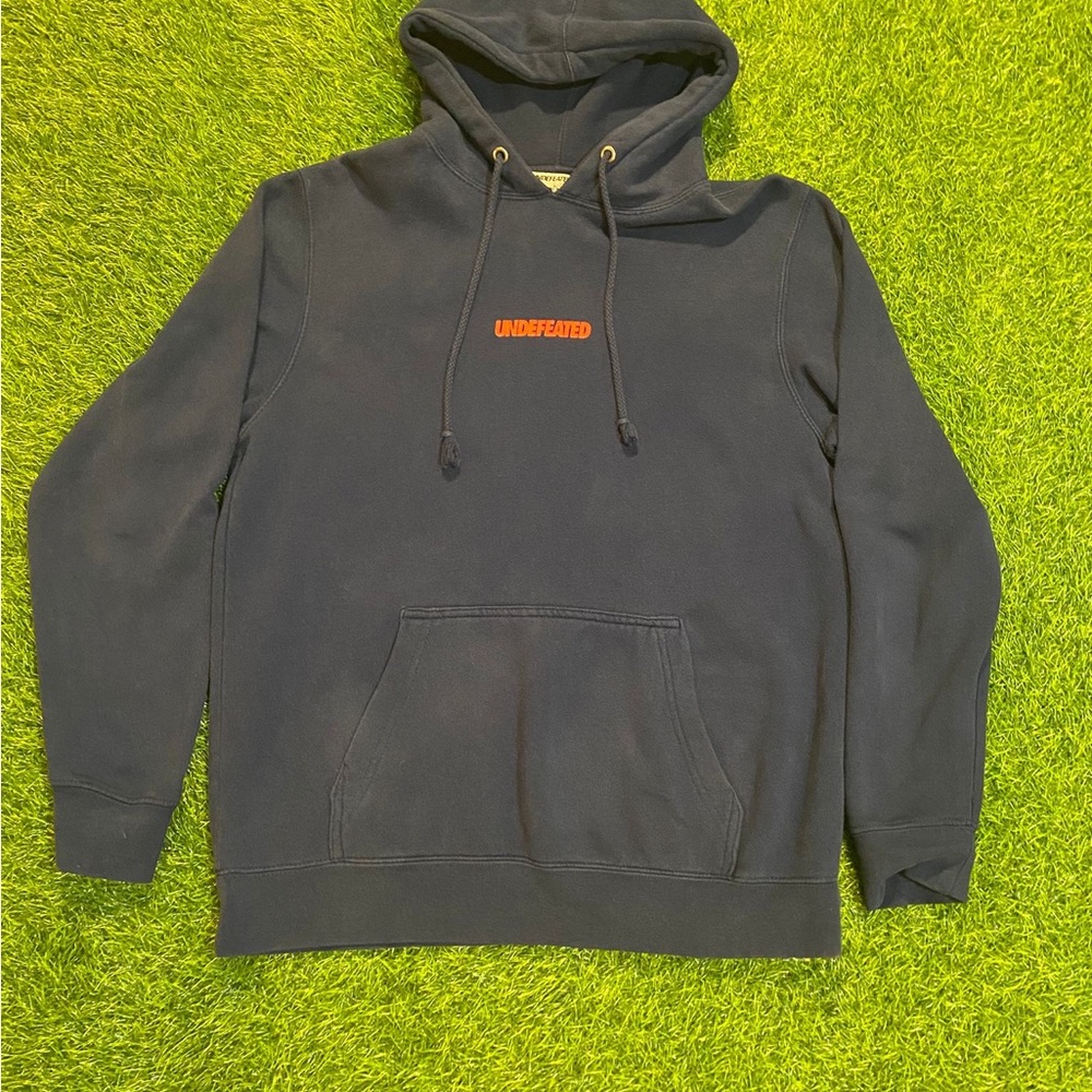 Undefeated streetwear hoodie size medium